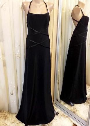 Черное вечернее длинное платье с открытой спиной