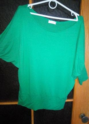 Зеленая футболка размер 48/50