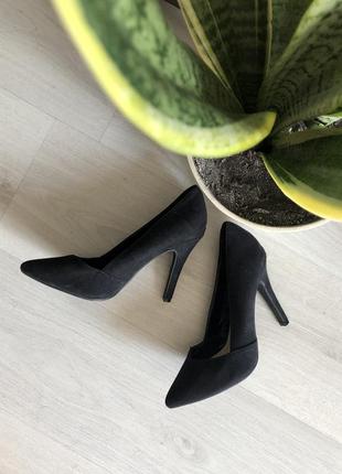 Туфли женские,легантные,черные замшевые, на каблуке,37 размер,...