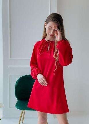 Красное короткое платье свободного фасона с длинным рукавом с ...