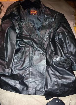 Кожаная винтажная куртка удлиненная,пальто