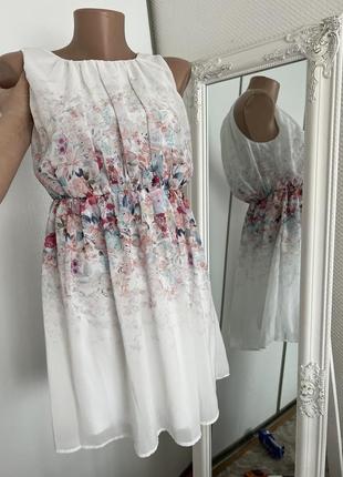 Нежное шифоновое платье с цветами. короткий шифоновн платье со...