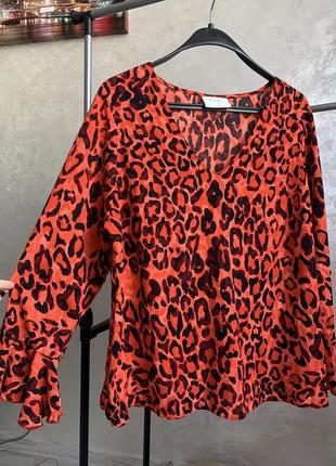 Красная блуза энимал принт леопард