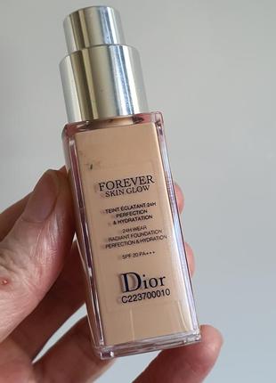 Тональный крем с сияющим финишем dior forever skin glow