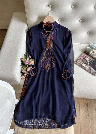 Темно-синее платье туника в индийском стиле