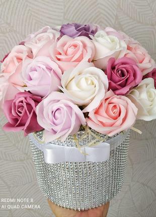 Букет із мильних троянд в коробці "Сріблясті барви"