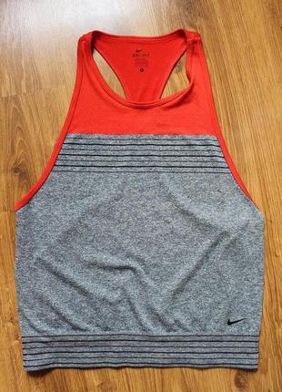 Очень привлекательная легкая летняя майка nike racer tank