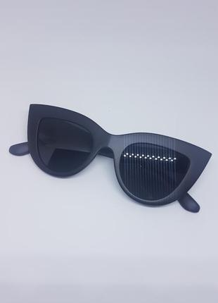 Женские солнцезащитные очки «кошачий глаз» матовые черные HIT