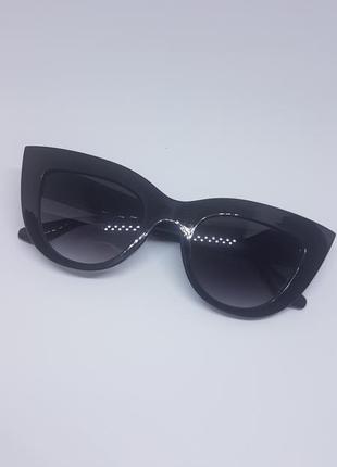 Женские солнцезащитные очки «кошачий глаз» черные