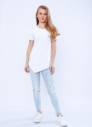 Белая молодежная женская ассиметричная футболка