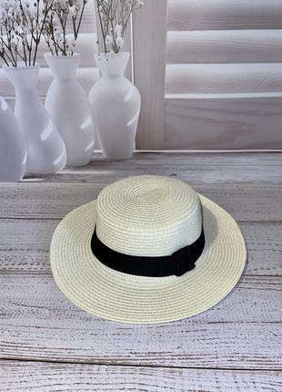 Шляпа женская солнцезащитная соломенная белого цвета с черной ...