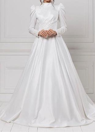 Стильна весільна сукня
