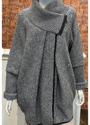 Стильное пальто шерсть необычного кроя new collection