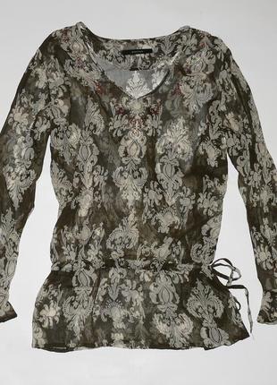 Шелковая блузка, украшенная вышивкой и стразами, р. 48-52