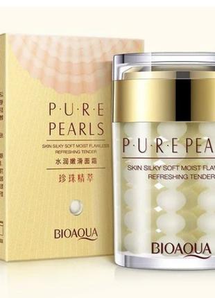 Зволожуючий крем із натуральною перловою пудрою Bioaqua Pure Pear