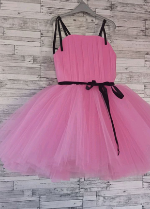 Нарядное розовое  платье для девочки на любой праздник