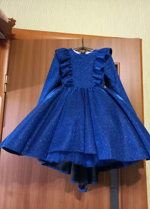 Синие сверкающее праздничное нарядное платье