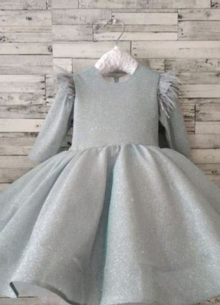 Голубое  сверкающее платье для деток