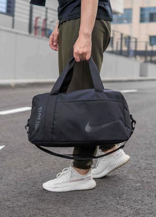 Мужская спортивная сумка Nike Ego Найк черная тканевая для тре...