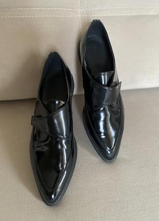 Черные туфли броги лакированные 40 размер