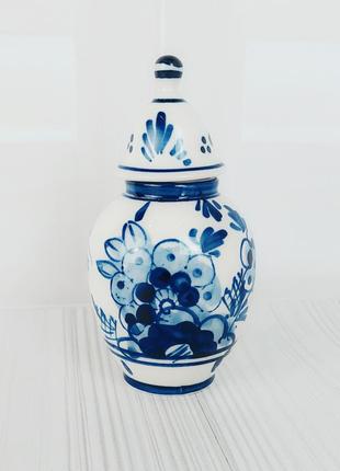 Коллекционная ваза с крышкой, спецовник Delft. Голландия