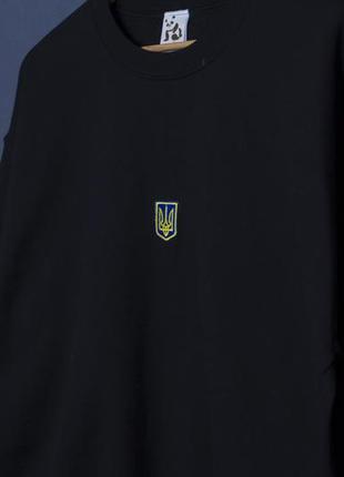 Черная толсовка свитшот с гербом украина