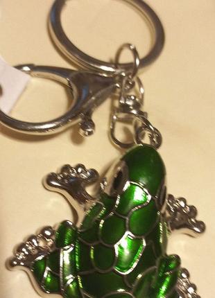 Брелок на ключі або сумку сувенір жаба жабка зелена сріблястий...