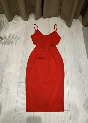 Женское красное вечернее сексуальное платье на бретелях с разр...