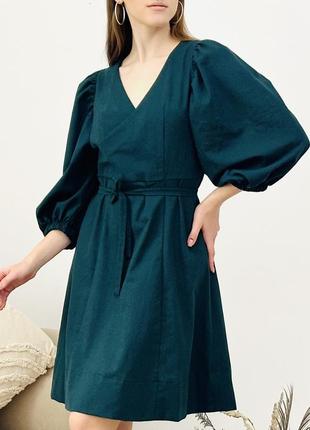 Зеленое платье миди из натурального льна в классическом стиле