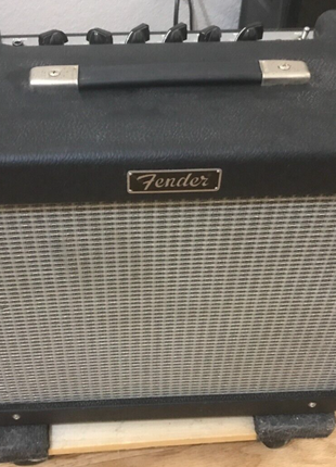 Fender Blues Junior Гітарний ламповий комбік