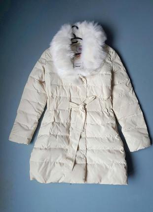 Куртка-пальто женская молочная с меховым воротником