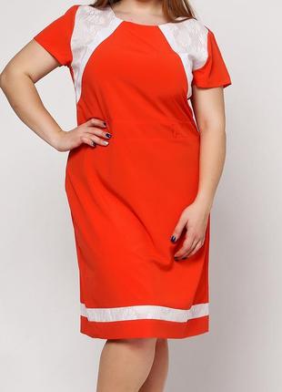 Красное платье с коротким рукавом со вставками  кружева