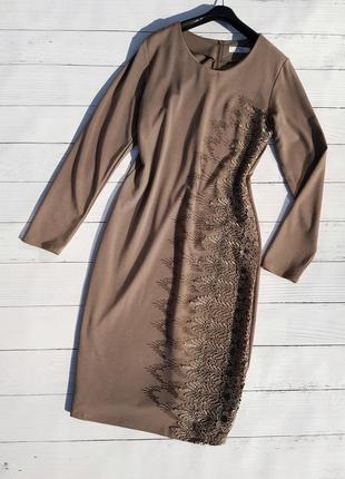 Нарядное платье трикотажное светло-коричневое