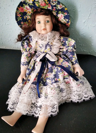 Фарфорова інтер'єрна лялечка Elizabeth