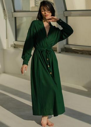 Зеленое платье макси с длинным рукавом и поясом из натуральног...