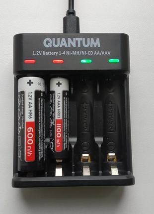 Зарядное устройство QUANTUM QM-BC1040 (4xAA/4xAAA) Ni-MH/Ni-CD