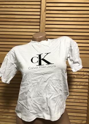 Укорочена футболка-топ calvin klein біла xs