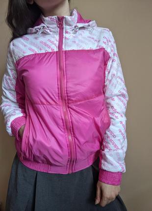 Розовая куртка adidas с капюшоном весна-осень