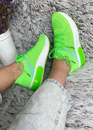 Супер легкие и кислотно-зеленые кроссовки