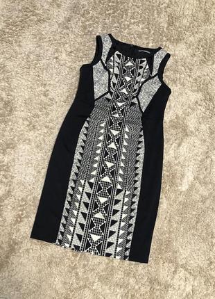 Плаття чорно-біле з візерунками, розмір хл