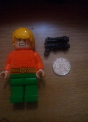 Человечек из Лего с оружием 11деталей, размер макси