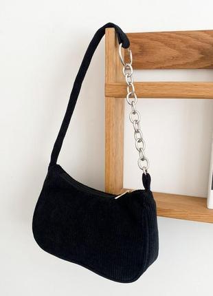 Вельветовая черная сумочка с цепочкой