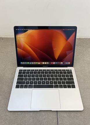 590$ MacBook Air 13" 2019 MVFL2 1,6GHz / i5 / 8 GB / 256gb SSD