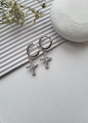 Серебряные женские (пара)  сережки серьги кресты с белыми камн...