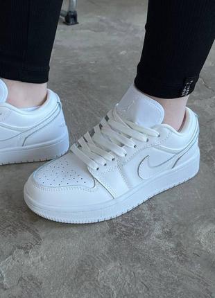 Nike jordan low (white)🏷️