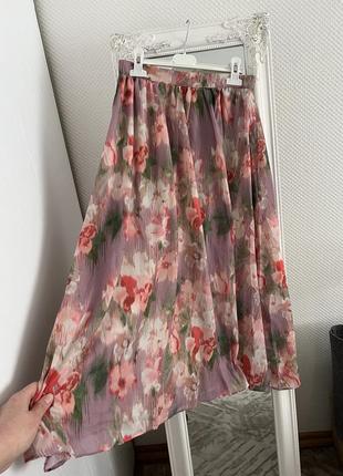 Нежная шифоновая юбка плиссе с цветами h&amp;m. плиссированная...