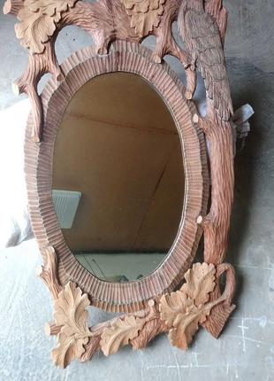 Дзеркало в дерев'яній рамі ручної роботи