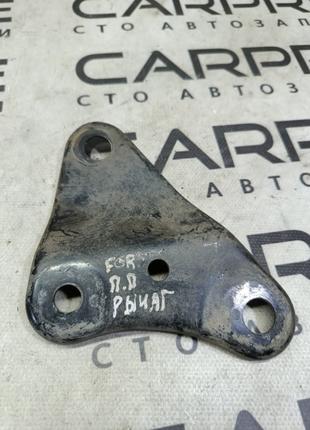 Кронштейн Subaru Forester SH 2.0 2008 перед. прав. (б/у)
