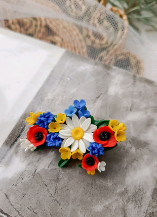Патріотична брошка " Традиційні квіти України "з полімерної глини
