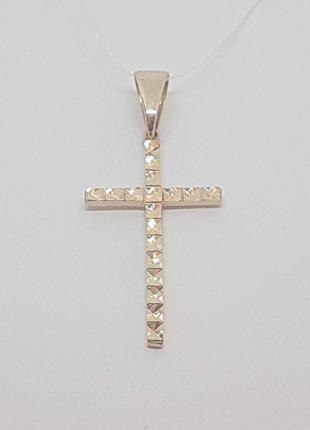 Золотой крестик с алмазной гранью. КР340И